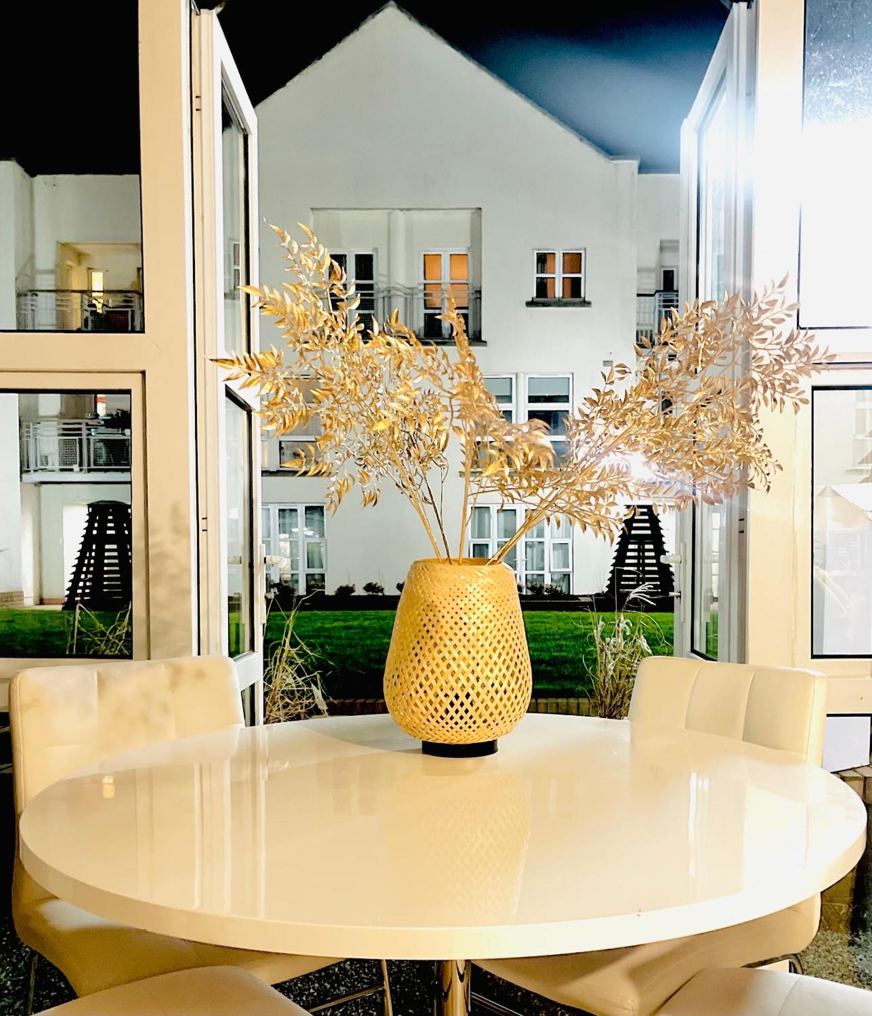 Modern Elegant Central Apt With Parking 더블린 외부 사진