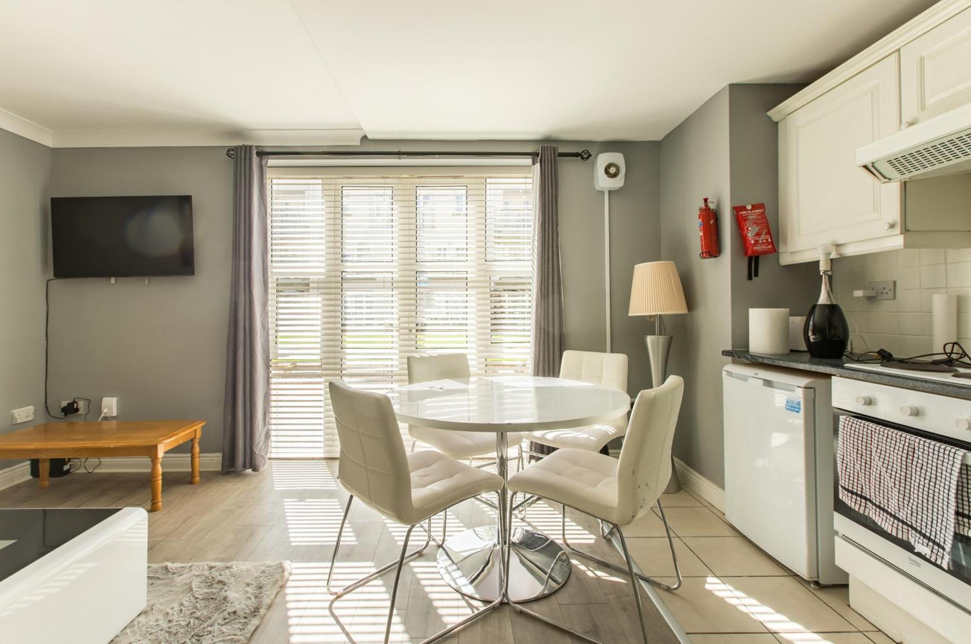 Modern Elegant Central Apt With Parking 더블린 외부 사진